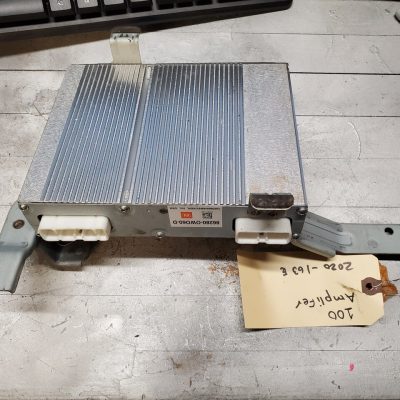Land Cruiser 100 Series 2002 Amplifier